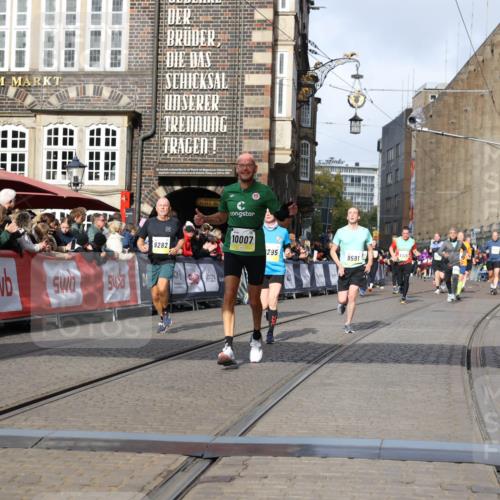 05.10.2025 - 20. swb-Marathon Bremen Yannick Fuchs http://msf.ph/oto/9254076 05.10.2025 10:54:48 Ziel 9282, 9295, 9591, 10007, 10174, 10296, 10768, 11321, 11694 meine-sportfotos.de