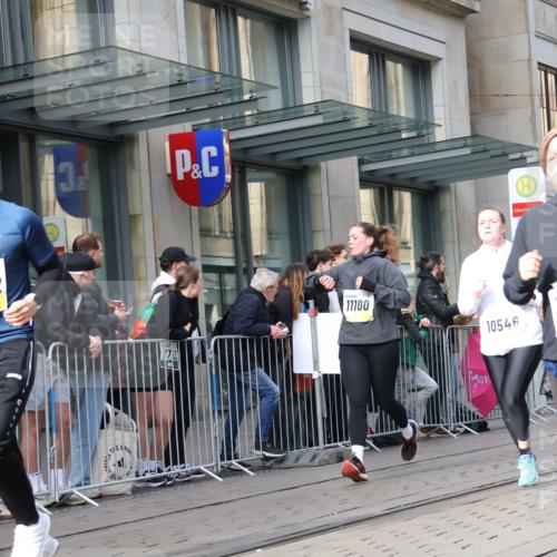 05.10.2025 - 20. swb-Marathon Bremen Strokosch-Dieckow http://msf.ph/oto/9254099 05.10.2025 10:56:11 Ziel 8118, 9266, 9424, 9547, 9783, 9790, 9886, 9932, 10005, 10008, 10028, 10042, 10059, 10179, 10191, 10196, 10387, 10424, 10546, 10590, 10644, 10648, 10683, 10971, 11100, 11253, 11260, 11475, 11571, 11662, 11691, 11723, 8118, 9266, 9424, 9547, 9783, 9790, 9886, 9932, 10005, 10008, 10028, 10042, 10059, 10179, 10191, 10196, 10387, 10424, 10546, 10590, 10644, 10648, 10683, 10971, 11100, 11253, 11260, 11475, 11571, 11662, 11691 meine-sportfotos.de