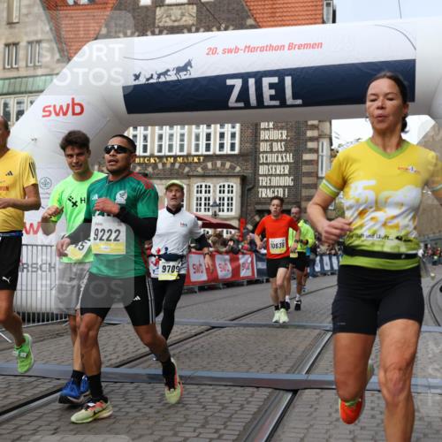 05.10.2025 - 20. swb-Marathon Bremen Yannick Fuchs http://msf.ph/oto/9254117 05.10.2025 10:45:49 Ziel 28, 8000, 9200, 9222, 9250, 9709, 10053, 10639, 10682, 10792, 11678, 11745 meine-sportfotos.de