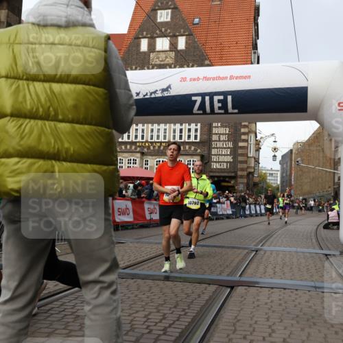 05.10.2025 - 20. swb-Marathon Bremen Yannick Fuchs http://msf.ph/oto/9254130 05.10.2025 10:45:50 Ziel 28, 8000, 9200, 9222, 9709, 10053, 10350, 10639, 10792, 10823, 11678, 11745 meine-sportfotos.de