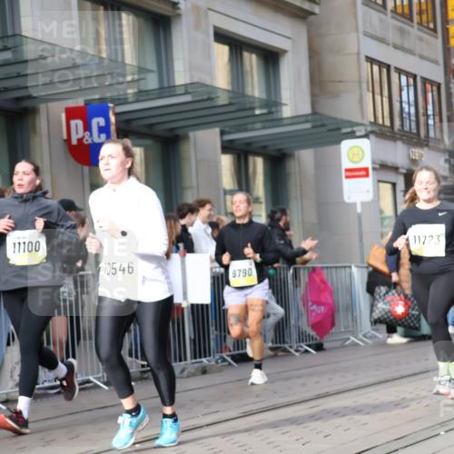 05.10.2025 - 20. swb-Marathon Bremen Strokosch-Dieckow http://msf.ph/oto/9254136 05.10.2025 10:56:12 Ziel 8118, 9266, 9424, 9547, 9783, 9790, 9886, 9932, 10005, 10008, 10028, 10042, 10059, 10179, 10191, 10196, 10387, 10424, 10546, 10590, 10644, 10648, 10683, 10971, 11100, 11253, 11260, 11475, 11571, 11662, 11691, 11723, 8118, 9266, 9424, 9547, 9783, 9790, 9886, 9932, 10005, 10008, 10028, 10042, 10059, 10179, 10191, 10196, 10387, 10424, 10546, 10590, 10644, 10648, 10683, 10971, 11100, 11253, 11260, 11475, 11571, 11662, 11691 meine-sportfotos.de