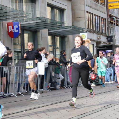 05.10.2025 - 20. swb-Marathon Bremen Strokosch-Dieckow http://msf.ph/oto/9254146 05.10.2025 10:56:12 Ziel 8118, 9266, 9424, 9547, 9783, 9790, 9886, 9932, 10005, 10008, 10028, 10042, 10059, 10179, 10191, 10196, 10387, 10424, 10546, 10590, 10644, 10648, 10683, 10971, 11100, 11253, 11260, 11475, 11571, 11662, 11691, 11723, 8118, 9266, 9424, 9547, 9783, 9790, 9886, 9932, 10005, 10008, 10028, 10042, 10059, 10179, 10191, 10196, 10387, 10424, 10546, 10590, 10644, 10648, 10683, 10971, 11100, 11253, 11260, 11475, 11571, 11662, 11691 meine-sportfotos.de