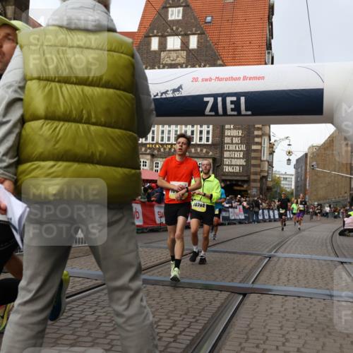 05.10.2025 - 20. swb-Marathon Bremen Yannick Fuchs http://msf.ph/oto/9254147 05.10.2025 10:45:50 Ziel 28, 8000, 9200, 9222, 9709, 10053, 10350, 10639, 10792, 10823, 11678, 11745 meine-sportfotos.de