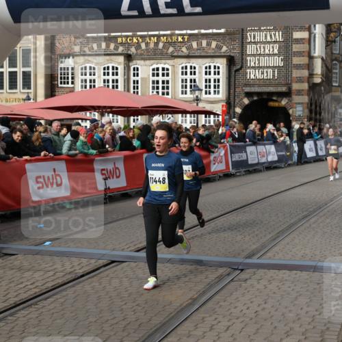 05.10.2025 - 20. swb-Marathon Bremen Yannick Fuchs http://msf.ph/oto/9254153 05.10.2025 11:14:57 Ziel 9303, 10602, 11448, 11557 meine-sportfotos.de