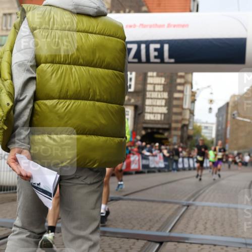 05.10.2025 - 20. swb-Marathon Bremen Yannick Fuchs http://msf.ph/oto/9254166 05.10.2025 10:45:51 Ziel 28, 8000, 9200, 9222, 9709, 9960, 10350, 10639, 10792, 10823, 11678, 11745 meine-sportfotos.de