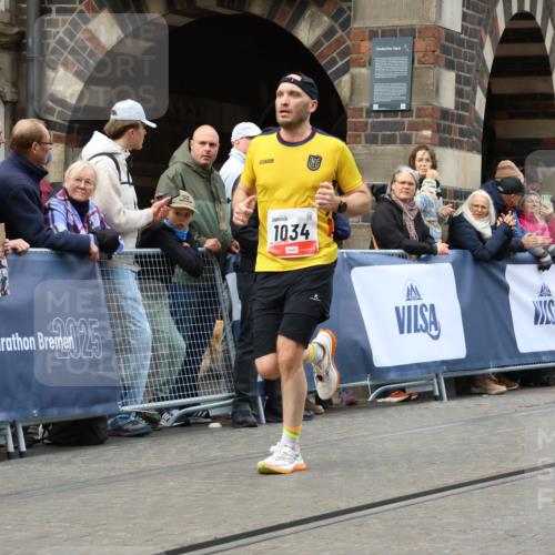 05.10.2025 - 20. swb-Marathon Bremen Strokosch-Dieckow http://msf.ph/oto/9254212 05.10.2025 12:52:15 Ziel 1000, 1034 meine-sportfotos.de