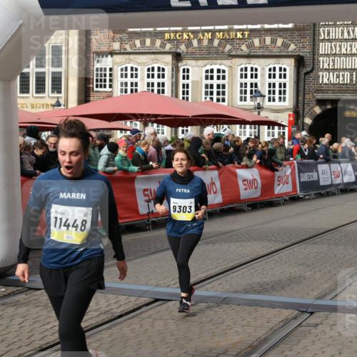 05.10.2025 - 20. swb-Marathon Bremen Yannick Fuchs http://msf.ph/oto/9254239 05.10.2025 11:14:58 Ziel 9303, 10602, 11448, 11557 meine-sportfotos.de