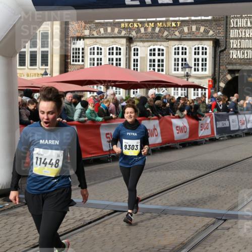 05.10.2025 - 20. swb-Marathon Bremen Yannick Fuchs http://msf.ph/oto/9254247 05.10.2025 11:14:58 Ziel 9303, 10602, 11448, 11557 meine-sportfotos.de