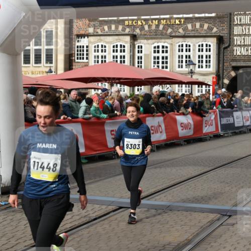 05.10.2025 - 20. swb-Marathon Bremen Yannick Fuchs http://msf.ph/oto/9254255 05.10.2025 11:14:58 Ziel 9303, 10602, 11448, 11557 meine-sportfotos.de