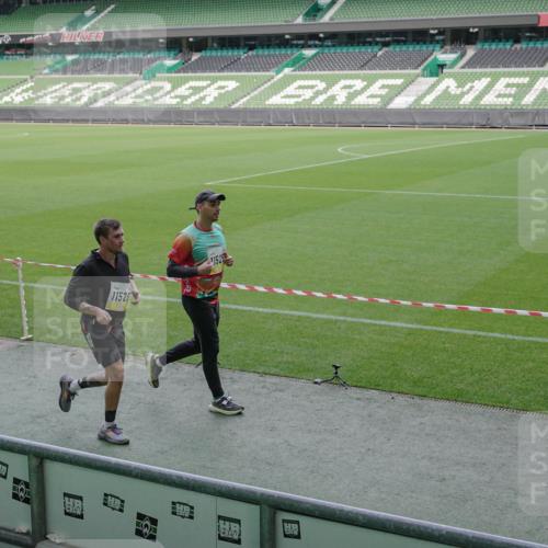 05.10.2025 - 20. swb-Marathon Bremen Michael Burmester http://msf.ph/oto/9254265 05.10.2025 10:42:42 Laufen im Stadion 8225, 8865, 9185, 9212, 9276, 9288, 9410, 9476, 9481, 9519, 9557, 9648, 9664, 9680, 9726, 9734, 9736, 9760, 9798, 9806, 9815, 9826, 9861, 9945, 9972, 9999, 10031, 10074, 10082, 10087, 10239, 10245, 10264, 10365, 10366, 10396, 10412, 10415, 10417, 10463, 10684, 10824, 10860, 10861, 10943, 11030, 11073, 11083, 11112, 11126, 11142, 11170, 11172, 11206, 11215, 11395, 11584, 11634, 8533, 9632, 9836, 9837, 9982, 10125, 10214, 10333, 10706, 10937, 10998 meine-sportfotos.de
