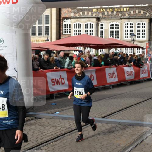 05.10.2025 - 20. swb-Marathon Bremen Yannick Fuchs http://msf.ph/oto/9254272 05.10.2025 11:14:59 Ziel 9303, 10602, 11448, 11557 meine-sportfotos.de