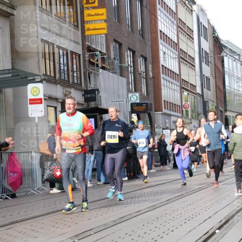 05.10.2025 - 20. swb-Marathon Bremen Strokosch-Dieckow http://msf.ph/oto/9254284 05.10.2025 10:56:17 Ziel 8118, 9188, 9266, 9424, 9547, 9783, 9790, 9886, 9932, 10005, 10008, 10042, 10059, 10145, 10179, 10387, 10546, 10644, 10648, 10683, 10845, 10971, 11100, 11253, 11260, 11426, 11475, 11571, 11675, 11691, 11723, 11734, 8118, 9188, 9266, 9424, 9547, 9783, 9790, 9886, 9932, 10005, 10008, 10042, 10059, 10145, 10179, 10387, 10546, 10644, 10648, 10683, 10845, 10971, 11100, 11253, 11260, 11426, 11475, 11571, 11675, 11691, 11734 meine-sportfotos.de