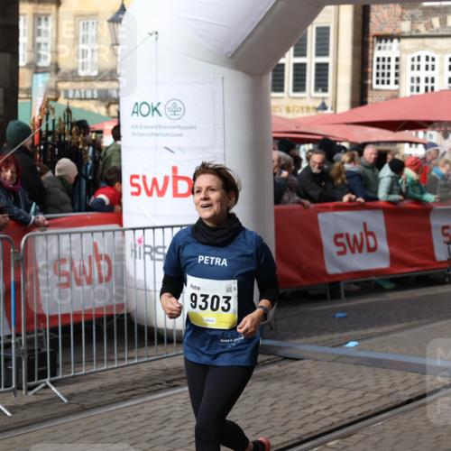 05.10.2025 - 20. swb-Marathon Bremen Yannick Fuchs http://msf.ph/oto/9254295 05.10.2025 11:14:59 Ziel 9303, 10602, 11448, 11557 meine-sportfotos.de