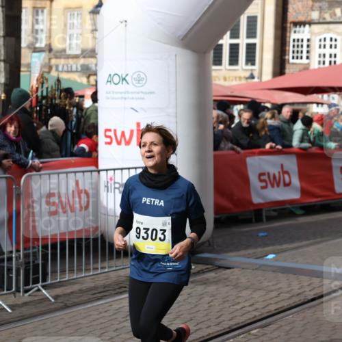 05.10.2025 - 20. swb-Marathon Bremen Yannick Fuchs http://msf.ph/oto/9254305 05.10.2025 11:15:00 Ziel 9303, 10602, 11345, 11448, 11557, 11607 meine-sportfotos.de