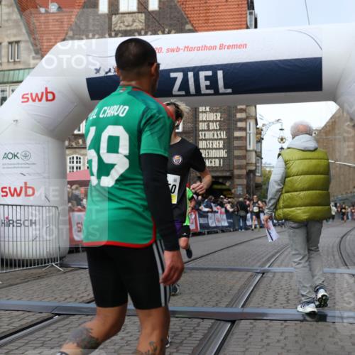 05.10.2025 - 20. swb-Marathon Bremen Yannick Fuchs http://msf.ph/oto/9254308 05.10.2025 10:45:55 Ziel 28, 9709, 9960, 10350, 10639, 10792, 10823 meine-sportfotos.de