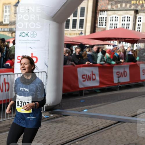 05.10.2025 - 20. swb-Marathon Bremen Yannick Fuchs http://msf.ph/oto/9254326 05.10.2025 11:15:00 Ziel 9303, 10602, 11345, 11448, 11557, 11607 meine-sportfotos.de