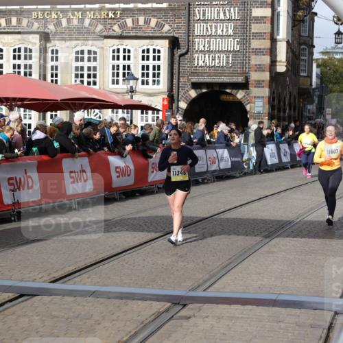 05.10.2025 - 20. swb-Marathon Bremen Yannick Fuchs http://msf.ph/oto/9254335 05.10.2025 11:15:01 Ziel 9303, 10602, 11345, 11448, 11557, 11607 meine-sportfotos.de