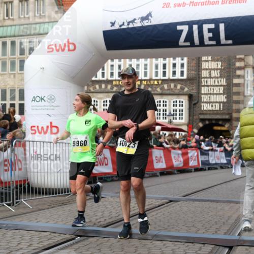 05.10.2025 - 20. swb-Marathon Bremen Yannick Fuchs http://msf.ph/oto/9254340 05.10.2025 10:45:56 Ziel 28, 9285, 9960, 10350, 10792, 10823 meine-sportfotos.de