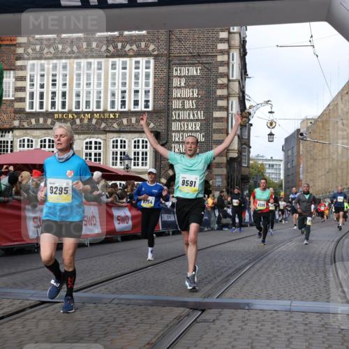 05.10.2025 - 20. swb-Marathon Bremen Yannick Fuchs http://msf.ph/oto/9254341 05.10.2025 10:54:51 Ziel 8326, 9282, 9295, 9591, 9754, 9776, 10007, 10174, 11321, 11694 meine-sportfotos.de