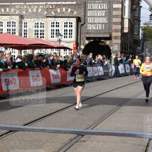 05.10.2025 - 20. swb-Marathon Bremen Yannick Fuchs http://msf.ph/oto/9254345 05.10.2025 11:15:02 Ziel 9303, 11345, 11448, 11607 meine-sportfotos.de