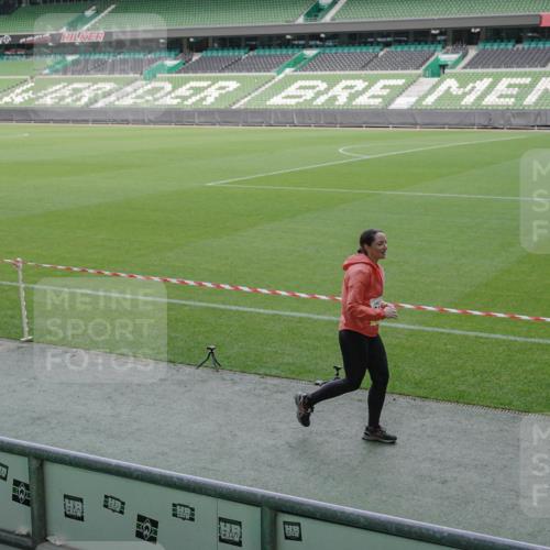 05.10.2025 - 20. swb-Marathon Bremen Michael Burmester http://msf.ph/oto/9254351 05.10.2025 10:42:45 Laufen im Stadion 8225, 8865, 9185, 9212, 9276, 9288, 9410, 9476, 9481, 9519, 9526, 9557, 9648, 9664, 9675, 9680, 9726, 9734, 9736, 9760, 9798, 9806, 9815, 9822, 9823, 9826, 9861, 9912, 9945, 9972, 9999, 10031, 10074, 10082, 10087, 10146, 10239, 10245, 10264, 10365, 10366, 10396, 10412, 10415, 10417, 10463, 10684, 10824, 10860, 10861, 10943, 11030, 11073, 11083, 11112, 11126, 11142, 11170, 11172, 11206, 11215, 11240, 11395, 11634, 9632, 9836, 9837, 10333, 10706, 10937, 10998 meine-sportfotos.de
