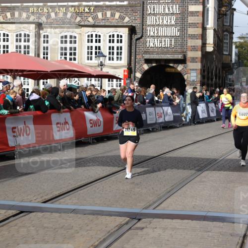05.10.2025 - 20. swb-Marathon Bremen Yannick Fuchs http://msf.ph/oto/9254363 05.10.2025 11:15:02 Ziel 9303, 11345, 11448, 11607 meine-sportfotos.de