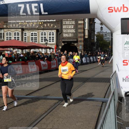 05.10.2025 - 20. swb-Marathon Bremen Yannick Fuchs http://msf.ph/oto/9254370 05.10.2025 11:15:04 Ziel 9303, 11345, 11607 meine-sportfotos.de
