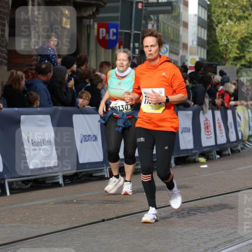 05.10.2025 - 20. swb-Marathon Bremen Strokosch-Dieckow http://msf.ph/oto/9254396 05.10.2025 11:02:14 Ziel 9363, 9748, 10130, 10821, 10829, 11340, 11386, 11454, 11646 meine-sportfotos.de