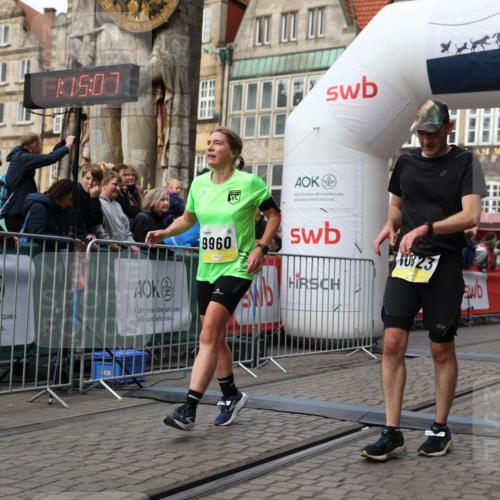 05.10.2025 - 20. swb-Marathon Bremen Yannick Fuchs http://msf.ph/oto/9254401 05.10.2025 10:45:57 Ziel 28, 9285, 9960, 10350, 10823 meine-sportfotos.de