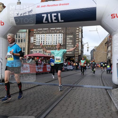 05.10.2025 - 20. swb-Marathon Bremen Yannick Fuchs http://msf.ph/oto/9254402 05.10.2025 10:54:52 Ziel 8326, 9282, 9295, 9591, 9754, 9776, 10007, 10174, 11276, 11321 meine-sportfotos.de