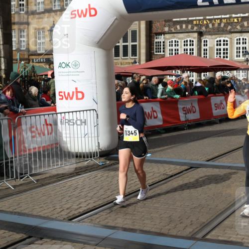 05.10.2025 - 20. swb-Marathon Bremen Yannick Fuchs http://msf.ph/oto/9254405 05.10.2025 11:15:05 Ziel 9303, 10496, 11345, 11607 meine-sportfotos.de