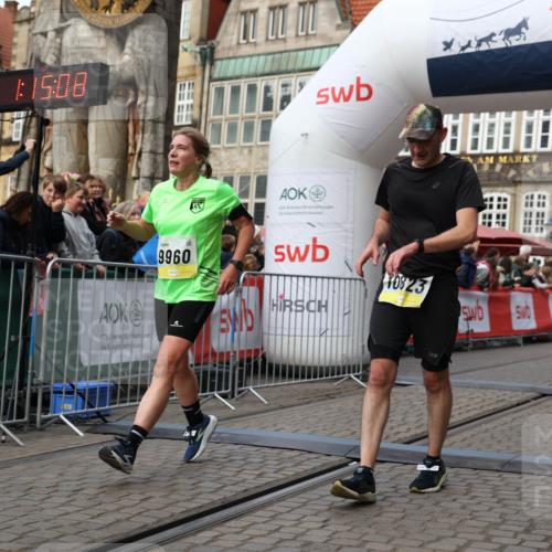 05.10.2025 - 20. swb-Marathon Bremen Yannick Fuchs http://msf.ph/oto/9254408 05.10.2025 10:45:57 Ziel 28, 9285, 9960, 10350, 10823 meine-sportfotos.de