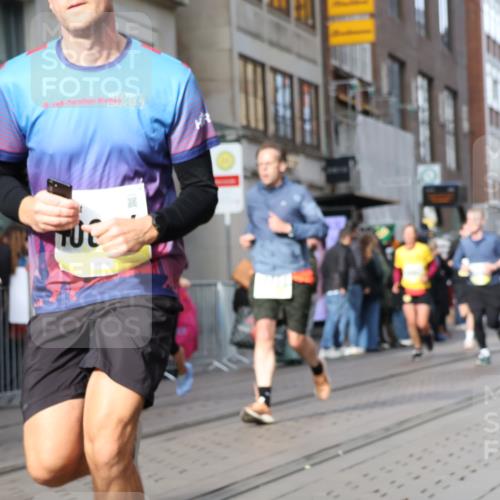 05.10.2025 - 20. swb-Marathon Bremen Strokosch-Dieckow http://msf.ph/oto/9254414 05.10.2025 10:56:25 Ziel 8118, 9188, 9266, 9547, 9669, 9886, 10008, 10042, 10059, 10105, 10145, 10397, 10644, 10683, 10845, 10924, 10971, 11100, 11260, 11274, 11426, 11475, 11675, 11691, 11734, 8118, 9188, 9266, 9547, 9669, 9886, 10008, 10042, 10059, 10105, 10145, 10397, 10644, 10683, 10845, 10924, 10971, 11100, 11260, 11274, 11426, 11475, 11675, 11691, 11734 meine-sportfotos.de
