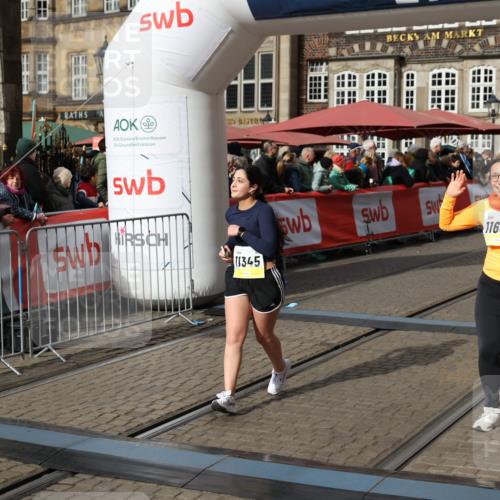 05.10.2025 - 20. swb-Marathon Bremen Yannick Fuchs http://msf.ph/oto/9254415 05.10.2025 11:15:05 Ziel 9303, 10496, 11345, 11607 meine-sportfotos.de