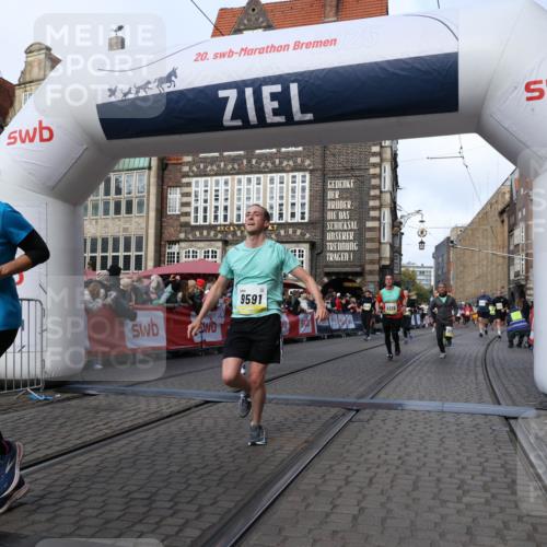 05.10.2025 - 20. swb-Marathon Bremen Yannick Fuchs http://msf.ph/oto/9254419 05.10.2025 10:54:52 Ziel 8326, 9282, 9295, 9591, 9754, 9776, 10007, 10174, 11276, 11321 meine-sportfotos.de