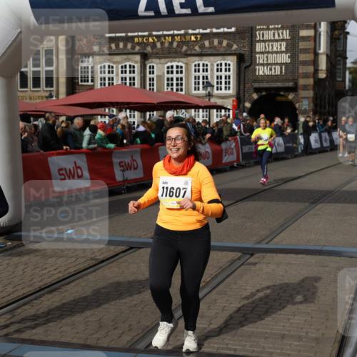 05.10.2025 - 20. swb-Marathon Bremen Yannick Fuchs http://msf.ph/oto/9254454 05.10.2025 11:15:05 Ziel 9303, 10496, 11345, 11607 meine-sportfotos.de