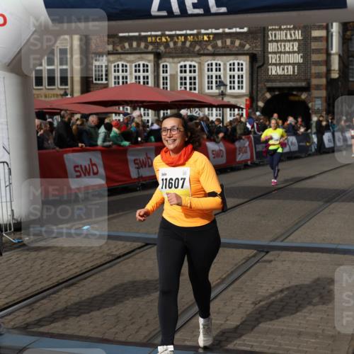 05.10.2025 - 20. swb-Marathon Bremen Yannick Fuchs http://msf.ph/oto/9254476 05.10.2025 11:15:05 Ziel 9303, 10496, 11345, 11607 meine-sportfotos.de