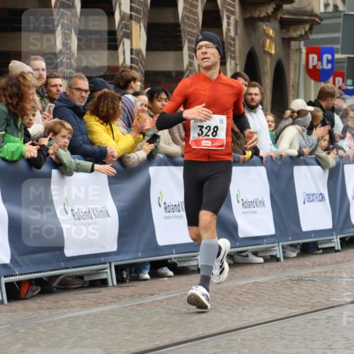 05.10.2025 - 20. swb-Marathon Bremen Strokosch-Dieckow http://msf.ph/oto/9254506 05.10.2025 12:53:09 Ziel 328, 6541 meine-sportfotos.de