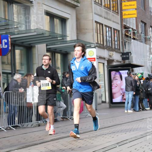 05.10.2025 - 20. swb-Marathon Bremen Strokosch-Dieckow http://msf.ph/oto/9254512 05.10.2025 10:56:29 Ziel 8118, 9188, 9266, 9451, 9669, 9886, 10008, 10059, 10105, 10145, 10397, 10644, 10683, 10845, 10867, 10924, 10971, 11168, 11274, 11426, 11475, 11675, 11734, 8118, 9188, 9266, 9451, 9669, 9886, 10008, 10059, 10105, 10145, 10397, 10644, 10683, 10845, 10867, 10924, 10971, 11168, 11274, 11426, 11475, 11675, 11734 meine-sportfotos.de