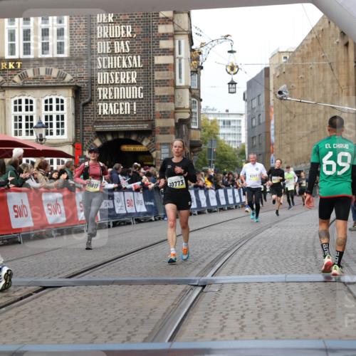 05.10.2025 - 20. swb-Marathon Bremen Yannick Fuchs http://msf.ph/oto/9254518 05.10.2025 10:46:01 Ziel 9285, 9960, 10773, 11617 meine-sportfotos.de