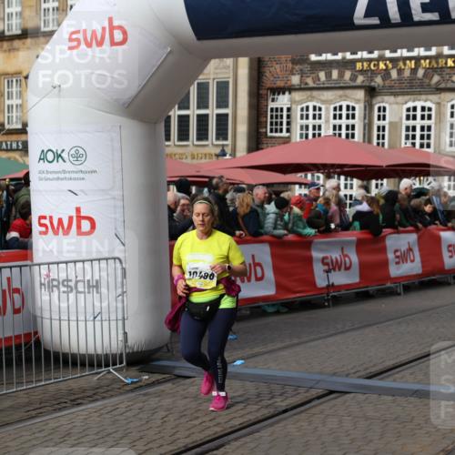 05.10.2025 - 20. swb-Marathon Bremen Yannick Fuchs http://msf.ph/oto/9254529 05.10.2025 11:15:09 Ziel 10496, 11107, 11345, 11607 meine-sportfotos.de