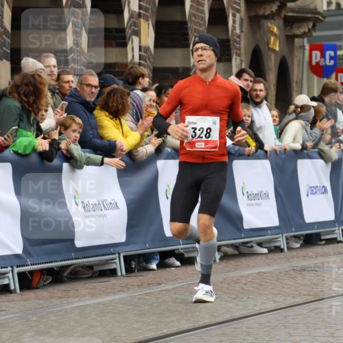 05.10.2025 - 20. swb-Marathon Bremen Strokosch-Dieckow http://msf.ph/oto/9254538 05.10.2025 12:53:09 Ziel 328, 6541 meine-sportfotos.de