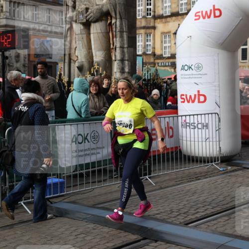 05.10.2025 - 20. swb-Marathon Bremen Yannick Fuchs http://msf.ph/oto/9254551 05.10.2025 11:15:10 Ziel 10496, 10647, 11107, 11345, 11607 meine-sportfotos.de