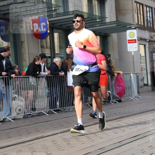 05.10.2025 - 20. swb-Marathon Bremen Strokosch-Dieckow http://msf.ph/oto/9254576 05.10.2025 10:56:34 Ziel 5172, 9188, 9266, 9451, 9669, 9797, 9937, 10059, 10069, 10105, 10145, 10397, 10644, 10683, 10845, 10867, 10924, 11168, 11274, 11426, 11435, 11566, 11675, 11734, 5172, 9188, 9266, 9451, 9669, 9797, 9937, 10059, 10069, 10105, 10145, 10397, 10644, 10683, 10845, 10867, 10924, 11168, 11274, 11426, 11435, 11566, 11675, 11734 meine-sportfotos.de