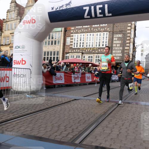 05.10.2025 - 20. swb-Marathon Bremen Yannick Fuchs http://msf.ph/oto/9254578 05.10.2025 10:54:54 Ziel 8326, 9282, 9295, 9436, 9591, 9754, 9776, 10007, 10232, 10233, 10487, 10770, 11163, 11276 meine-sportfotos.de