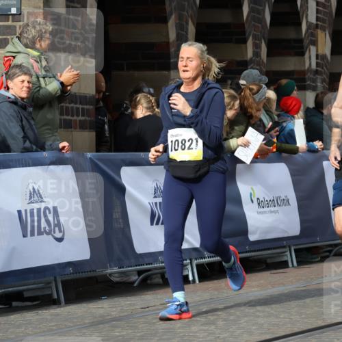 05.10.2025 - 20. swb-Marathon Bremen Strokosch-Dieckow http://msf.ph/oto/9254579 05.10.2025 11:02:20 Ziel 9748, 10093, 10130, 10194, 10821, 10829, 10982, 10983, 11386 meine-sportfotos.de