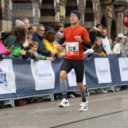 05.10.2025 - 20. swb-Marathon Bremen Strokosch-Dieckow http://msf.ph/oto/9254586 05.10.2025 12:53:09 Ziel 328, 6541 meine-sportfotos.de