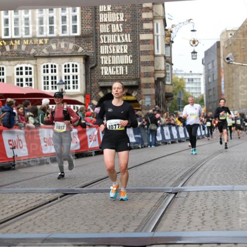 05.10.2025 - 20. swb-Marathon Bremen Yannick Fuchs http://msf.ph/oto/9254589 05.10.2025 10:46:02 Ziel 9285, 9397, 9876, 10773, 11617 meine-sportfotos.de