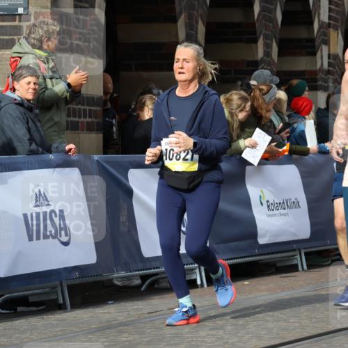 05.10.2025 - 20. swb-Marathon Bremen Strokosch-Dieckow http://msf.ph/oto/9254603 05.10.2025 11:02:20 Ziel 9748, 10093, 10130, 10194, 10821, 10829, 10982, 10983, 11386 meine-sportfotos.de