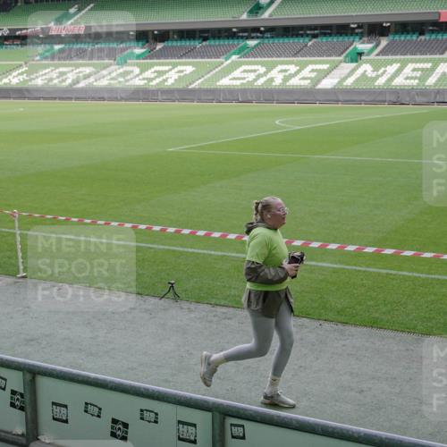05.10.2025 - 20. swb-Marathon Bremen Michael Burmester http://msf.ph/oto/9254616 05.10.2025 10:42:55 Laufen im Stadion 8225, 9185, 9212, 9276, 9288, 9410, 9476, 9481, 9493, 9526, 9557, 9648, 9664, 9675, 9680, 9726, 9731, 9732, 9734, 9736, 9760, 9784, 9806, 9822, 9823, 9826, 9861, 9912, 9945, 9972, 9999, 10074, 10146, 10245, 10264, 10316, 10365, 10366, 10396, 10412, 10415, 10417, 10433, 10463, 10596, 10684, 10824, 10860, 10861, 10962, 10969, 11030, 11073, 11083, 11112, 11126, 11142, 11157, 11161, 11170, 11172, 11215, 11240, 11242, 11404, 11536, 9519 meine-sportfotos.de